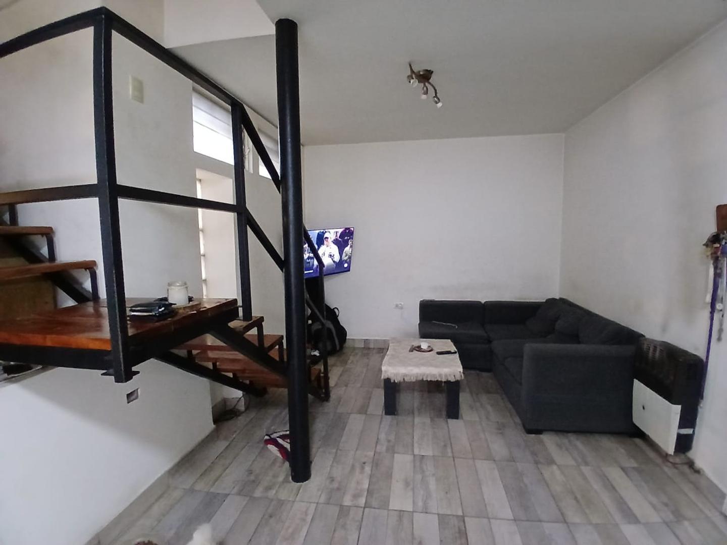 Planta baja y primer piso 91m patio 4 dormitorios