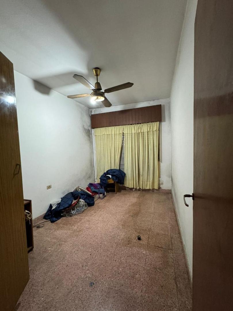 Casa en Alquiler con 2 cocheras