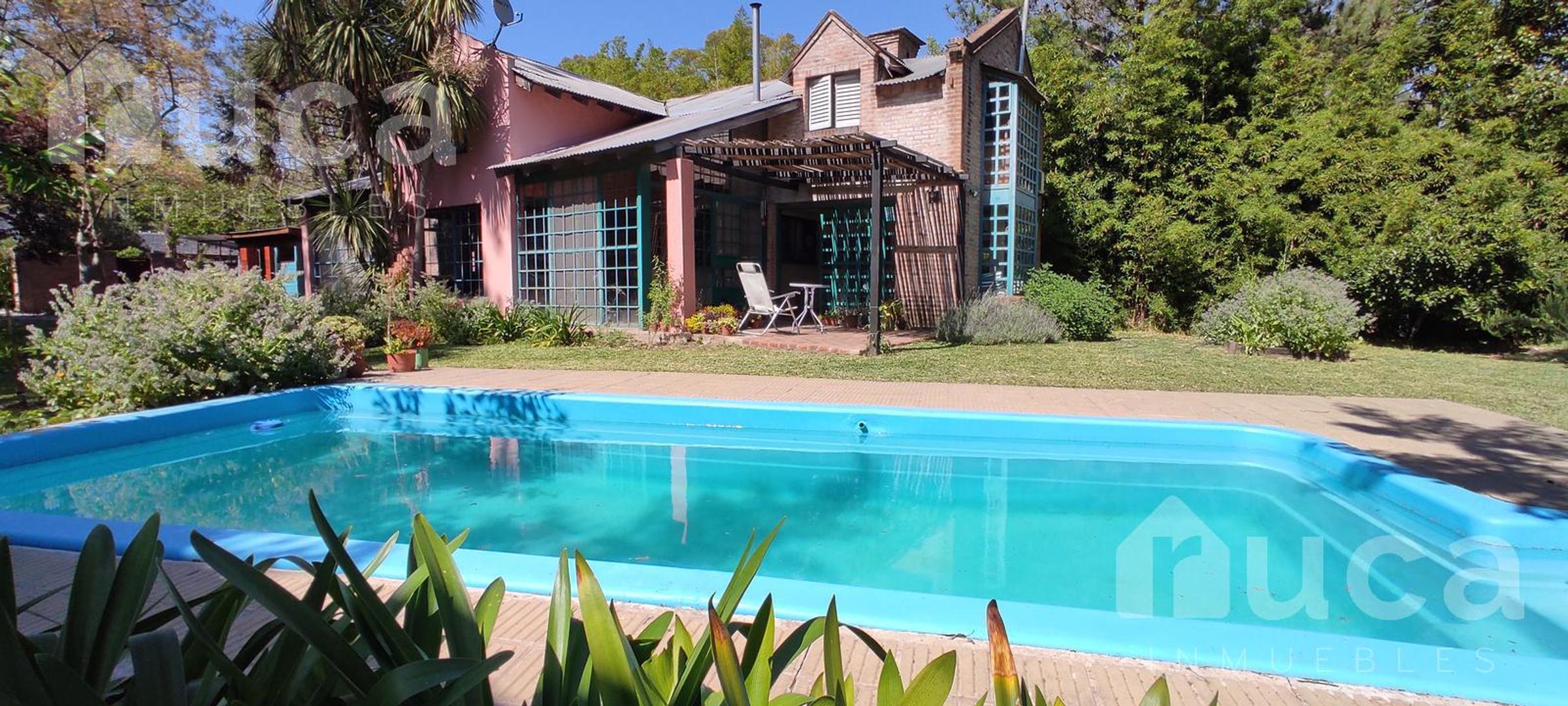 VENTA  | Pintoresca Casa con bello Jardin y Pileta en La Bota, Benavidez