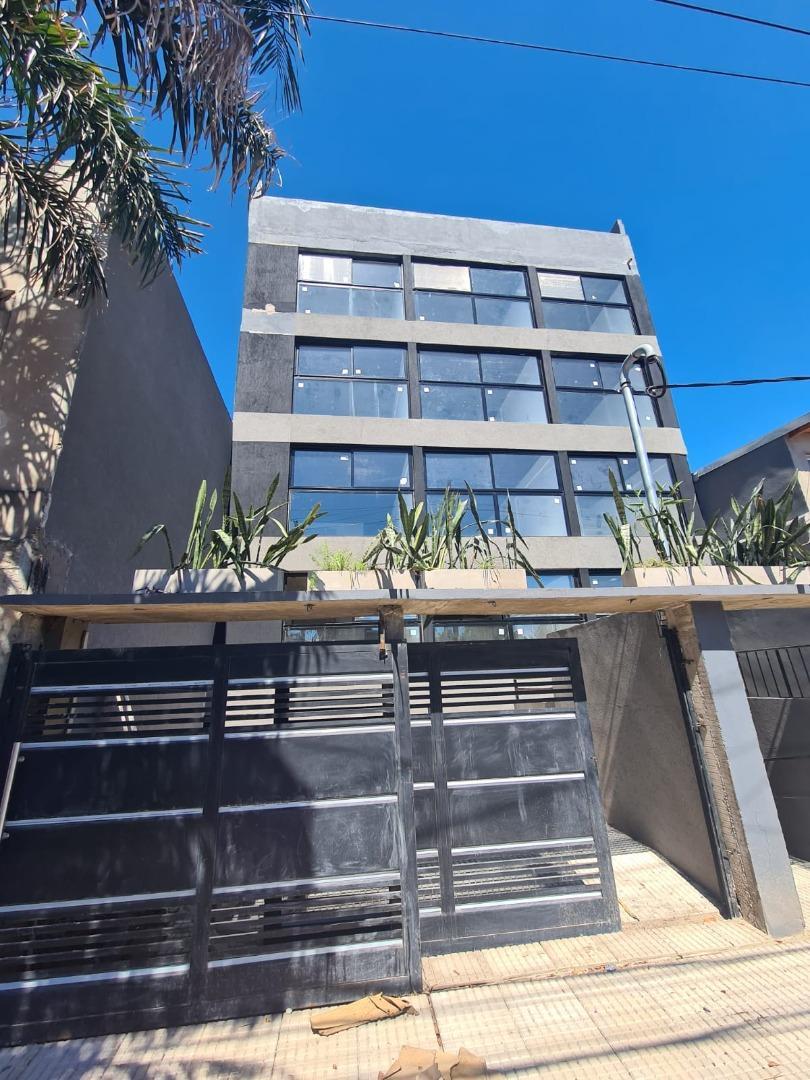 DEPARTAMENTO  EN ALQUILER 3 AMBIENTES CON COCHERA A ESTRENAR