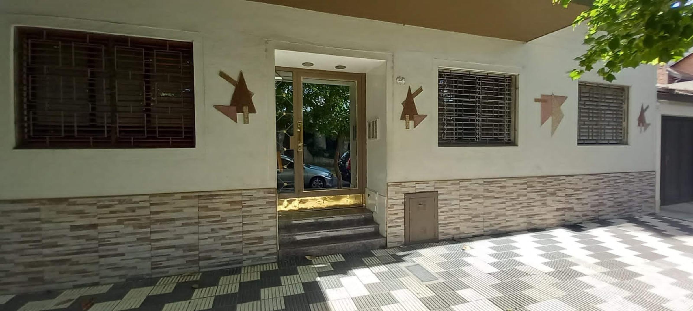 OPORTUNIDAD DEPARTAMENTO 3 AMBIENTES CON PATIO PROPIO!