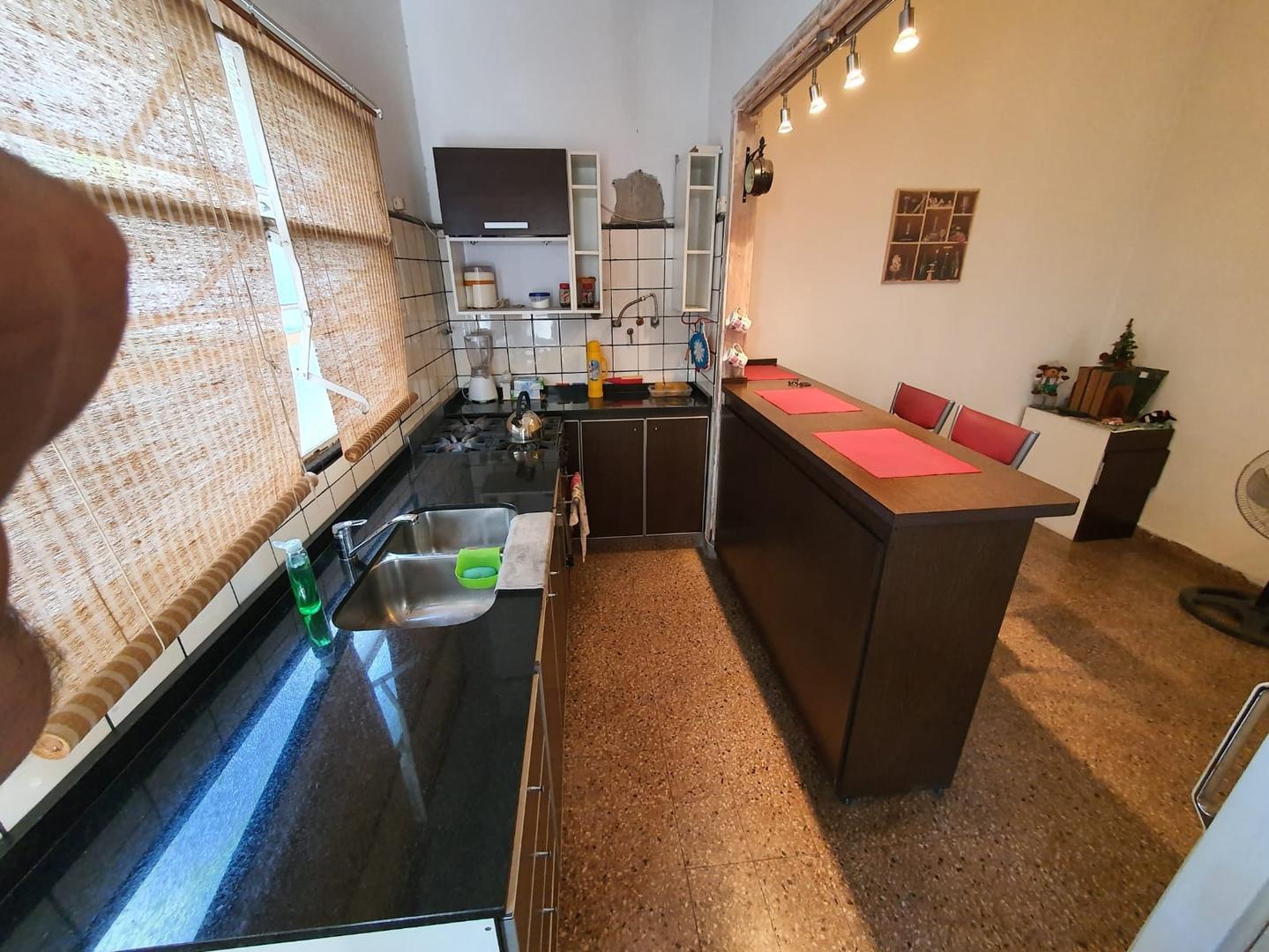 Casa 2 ambientes con 1 baño