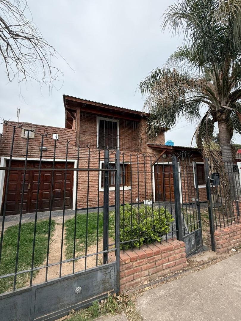 CASA EN VENTA - BARRIO LOS PLATANOS