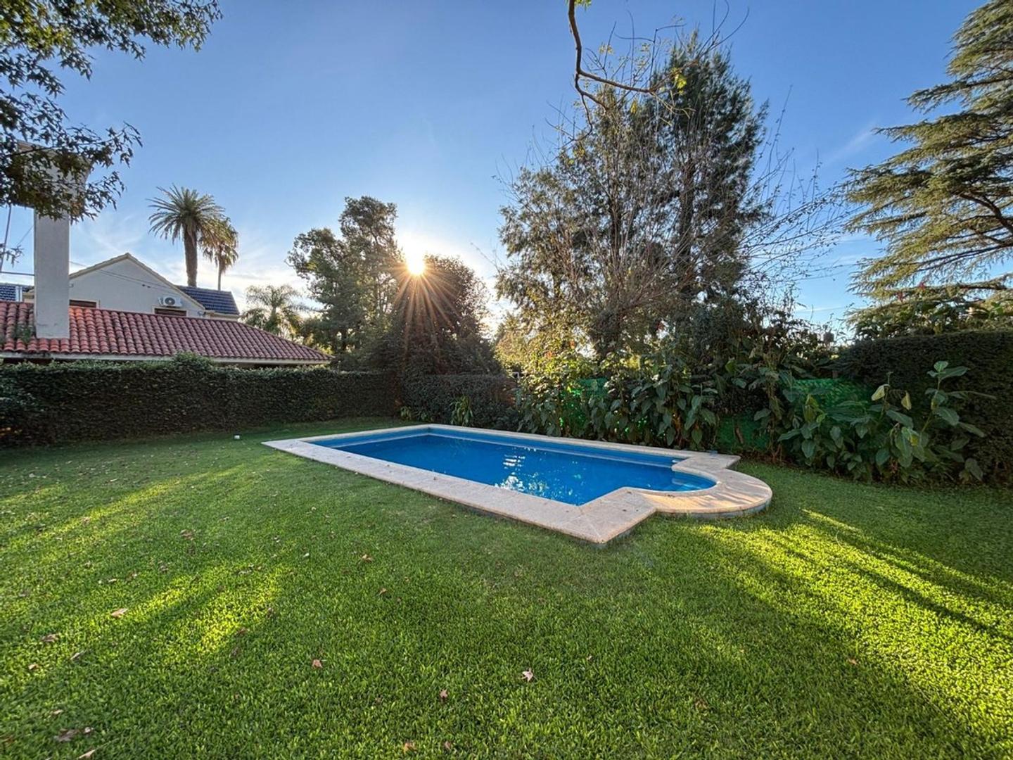 Casa en Alquiler en Funes, USD 1.300