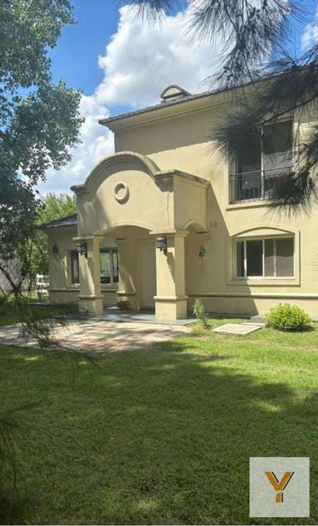 Casa en venta - 5 Dormitorios 5 Baños - Exaltación de la Cruz