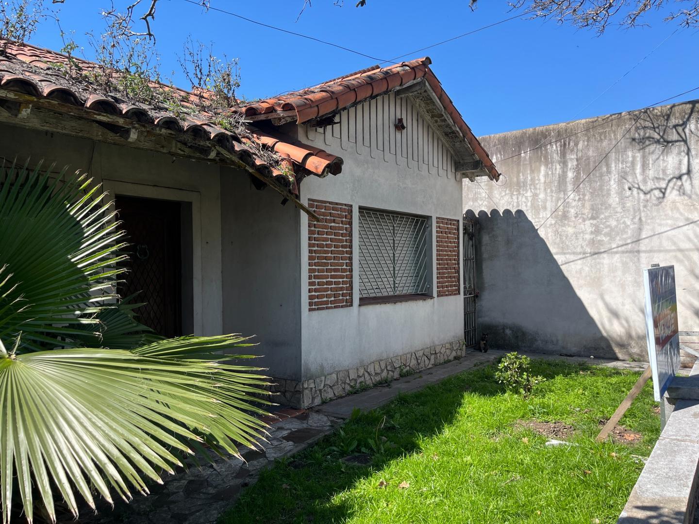 Casa 2 ambientes con 1 baño