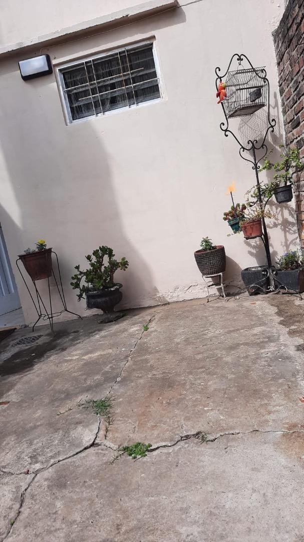 Casa en venta a reciclar apta a crédito en Monte Grande