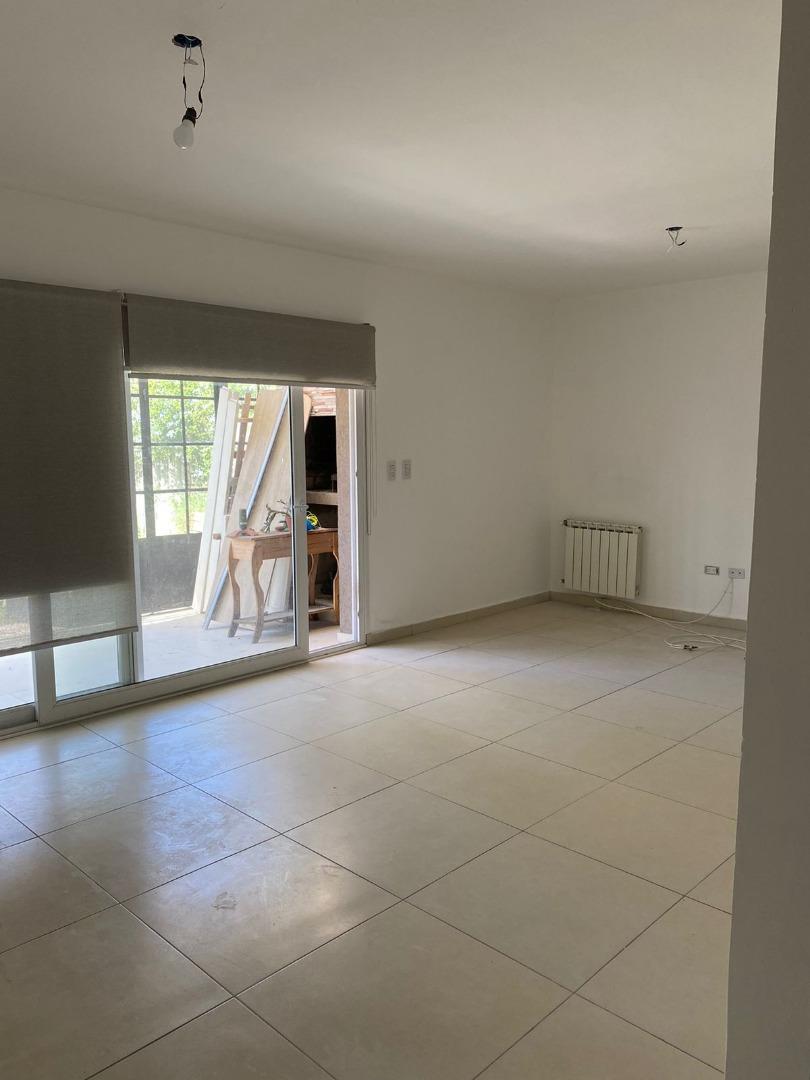 ALQUILER CASA  DUPLEX-( SIN MUEBLES) LAGOON, PILAR