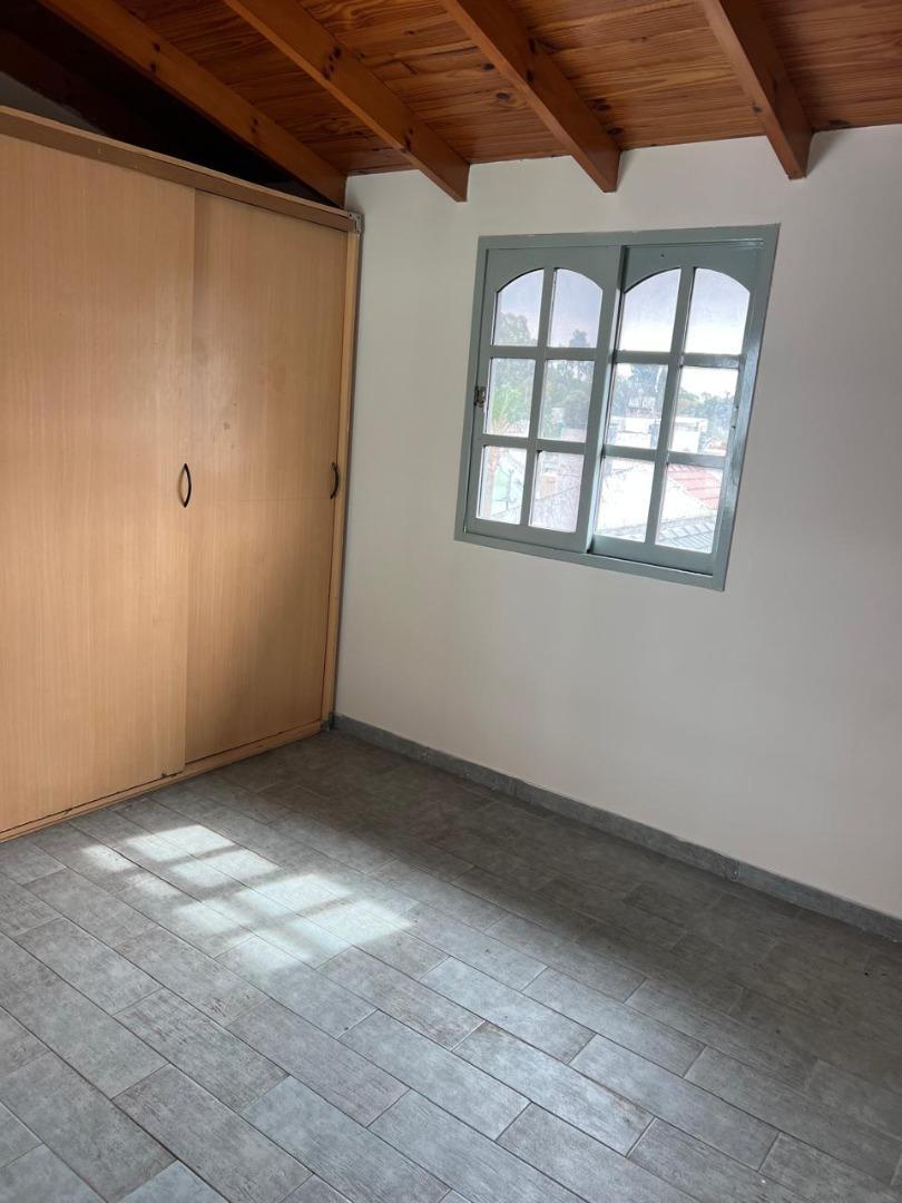 Tríplex de 4 Ambientes con Cochera en Villa Raffo