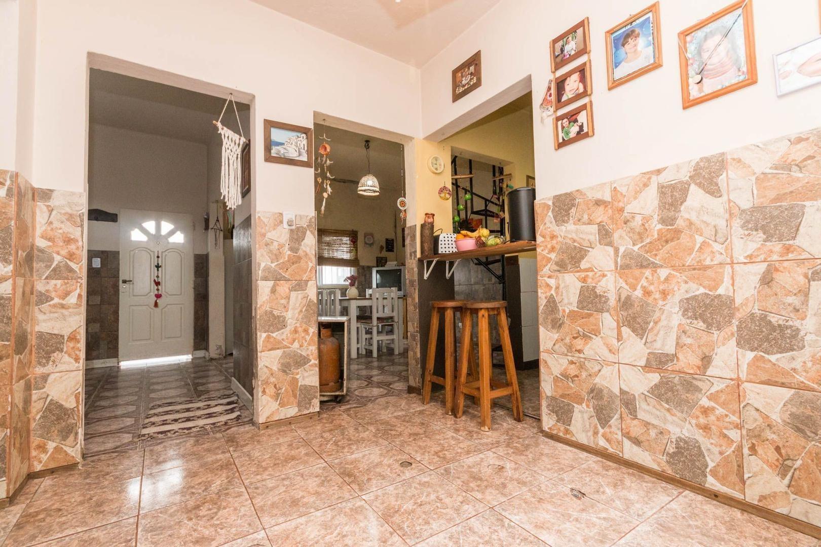 Depto Tipo Casa en Venta en Bernal, USD 48.000