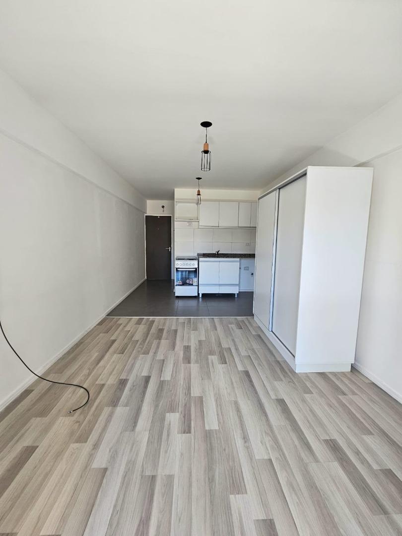 MONOAMBIENTE CENTRICO LUMINOSO