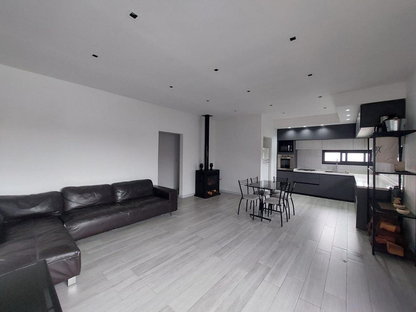 VENTA CASA 3 AMBIENTES BARRIO ESTILO DE CAMPO