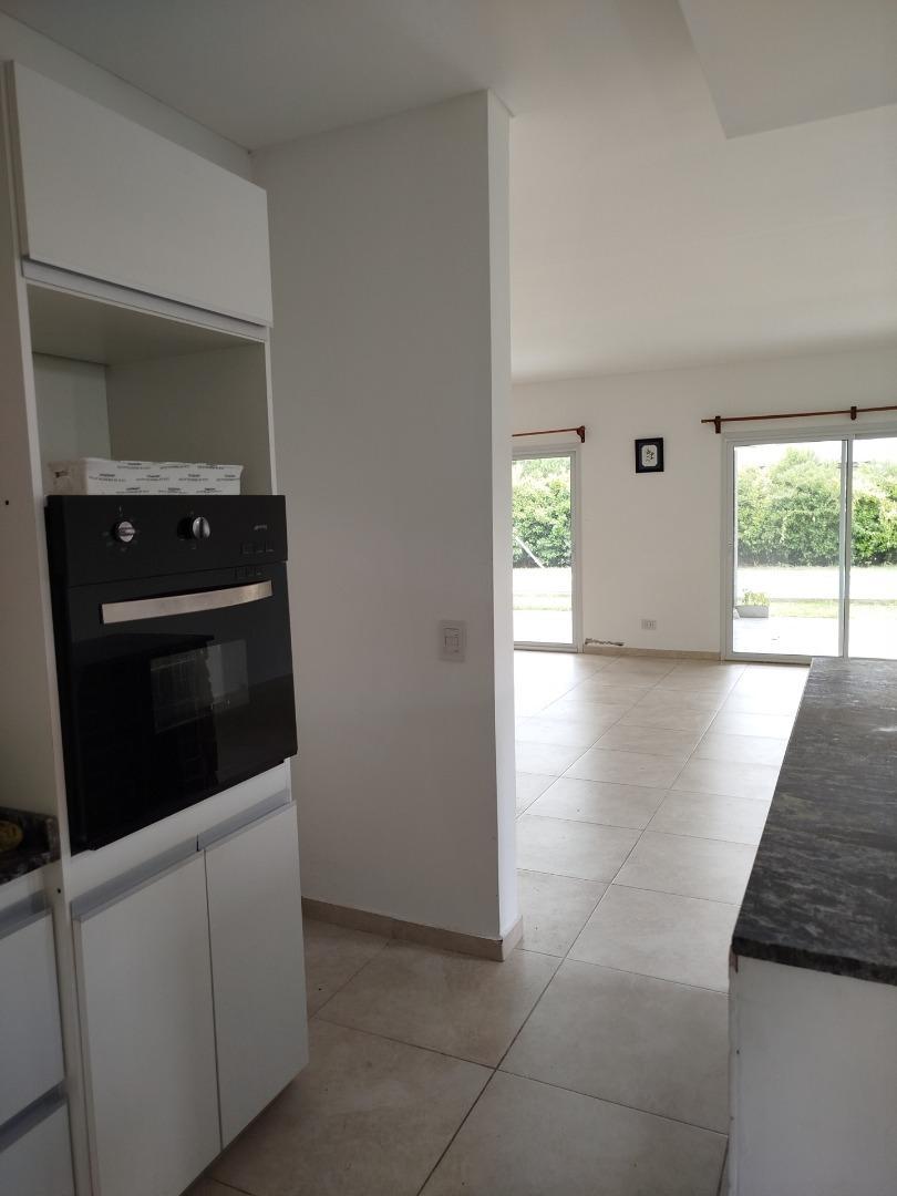 Casa en Alquiler de 3 dormitorios