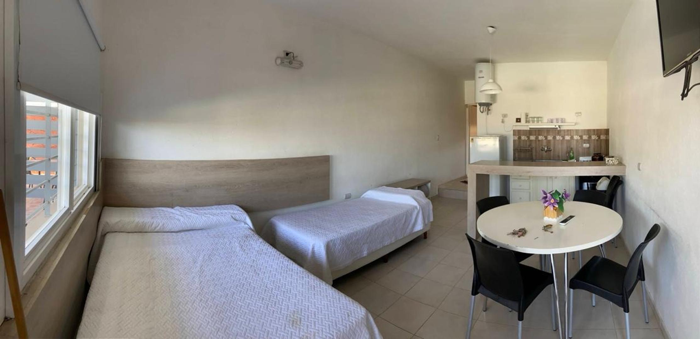 Complejo de 3 departamento con Local-cocheras y Pileta