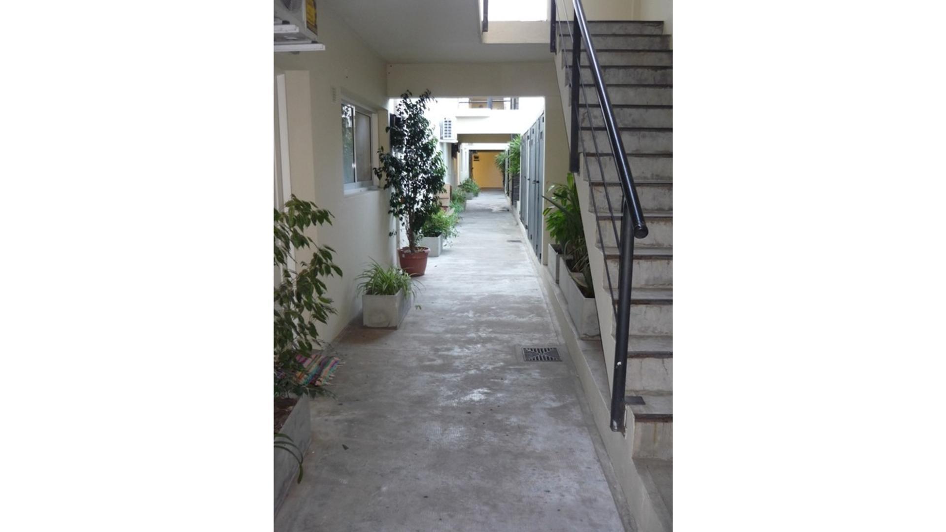 Sarmiento 352 , Piso 1