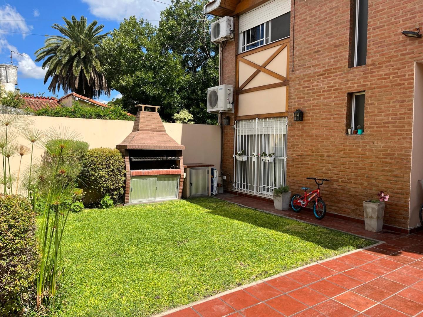 Casa 3 ambientes con 2 baños