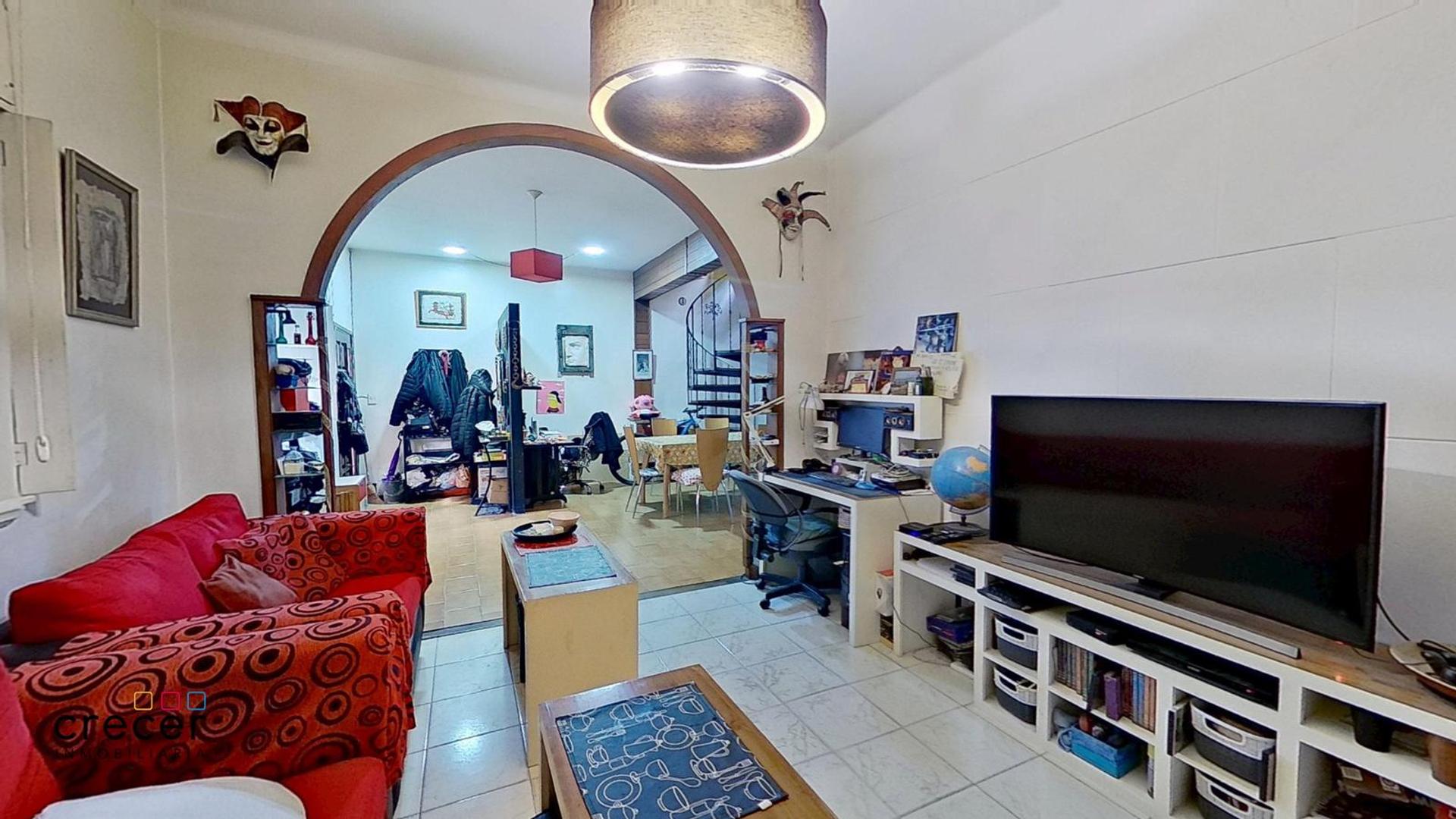 Casa 4 ambientes con 2 baños