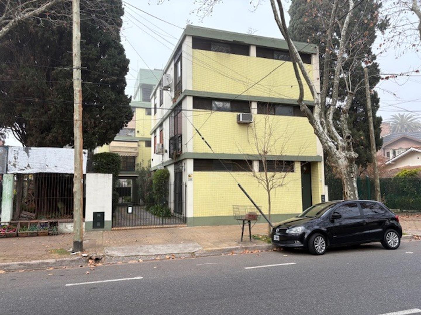 c/av depto de  2dor con  cochera s/cub