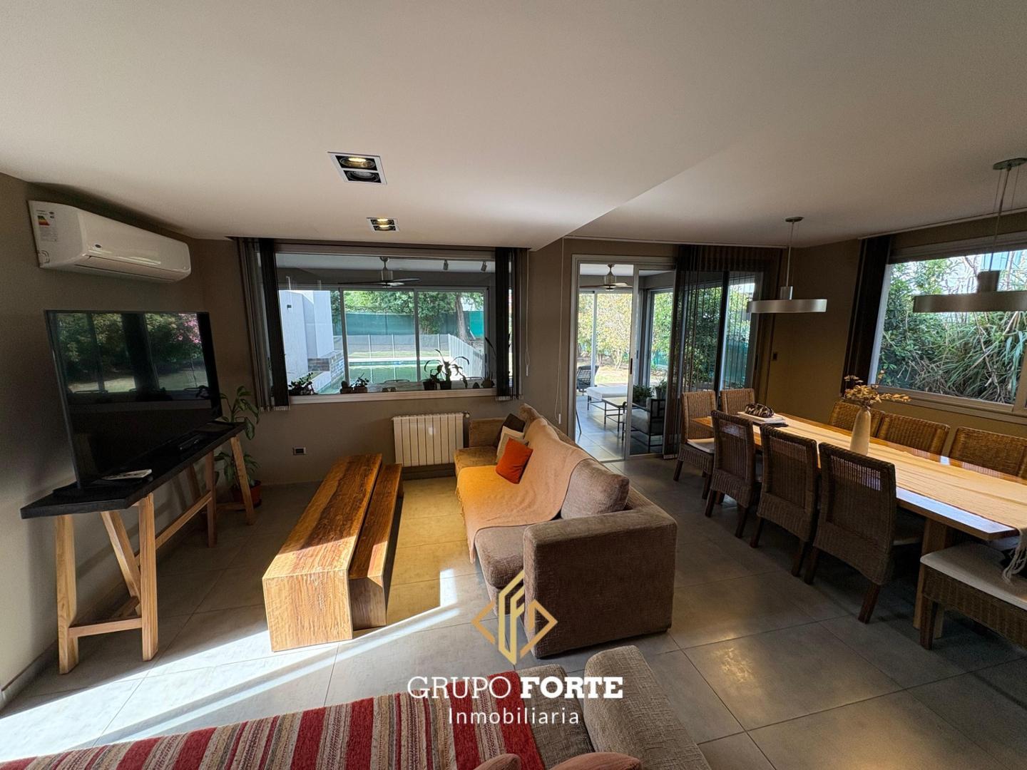 Casa 4 ambientes con 3 baños