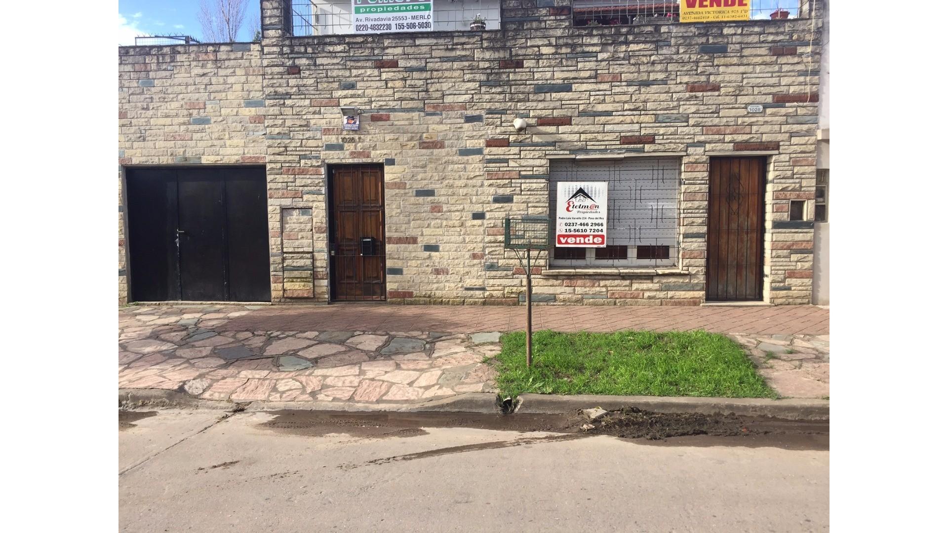 Casa en Venta con 3 cocheras