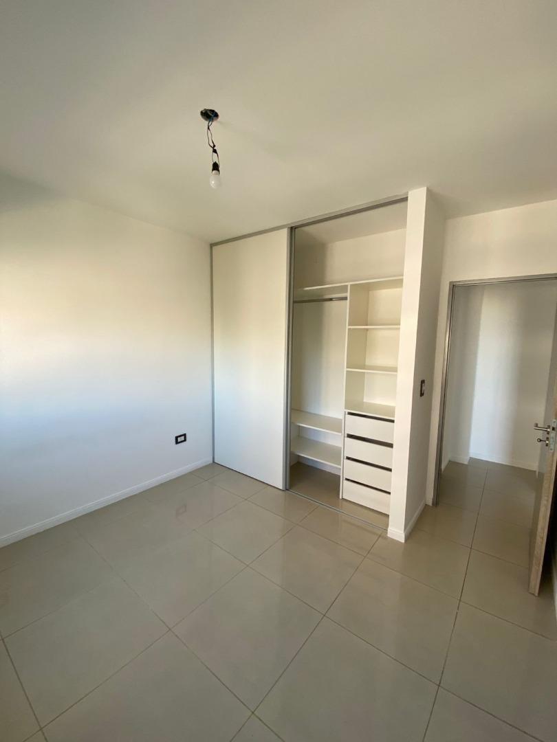 Departamento en Alquiler con 10 cocheras