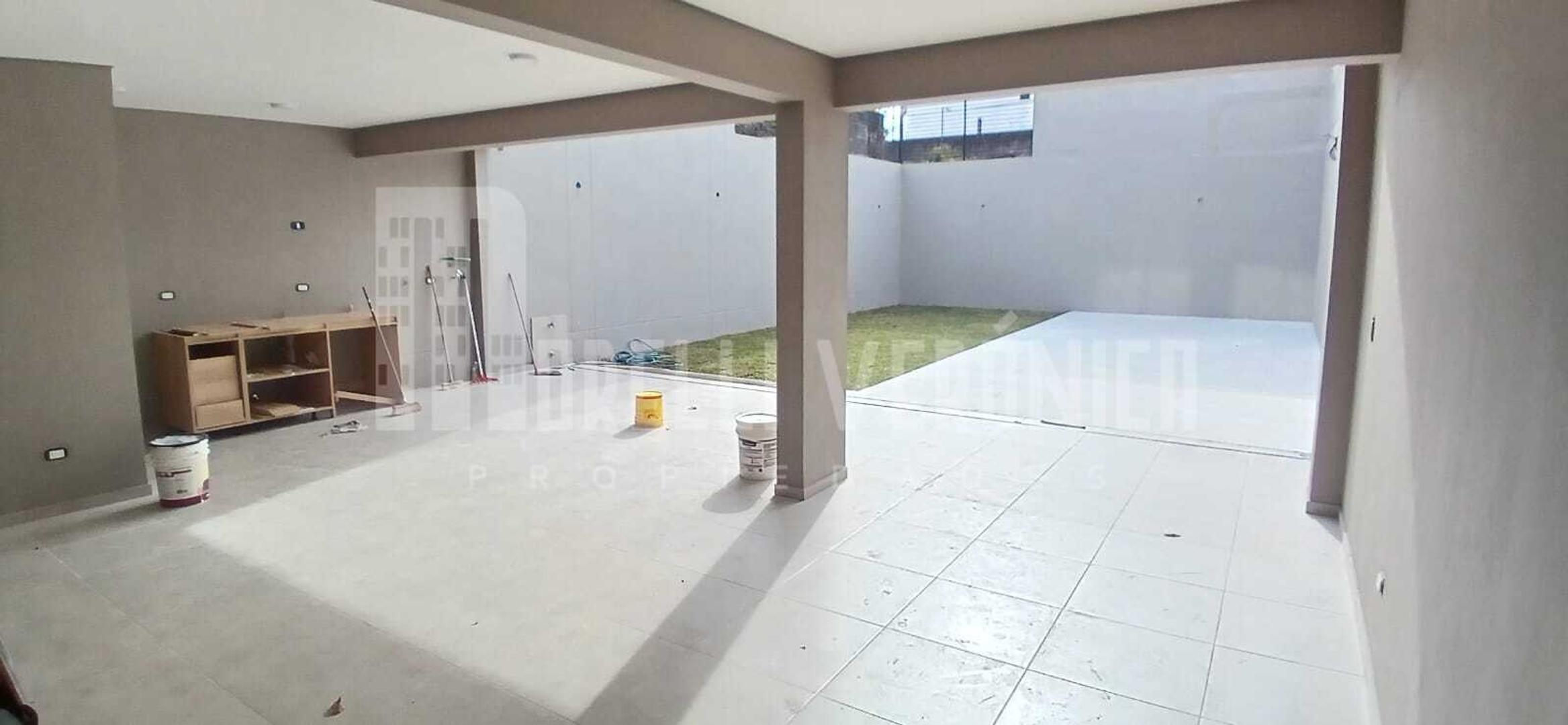 Departamento en Venta con 3 cocheras