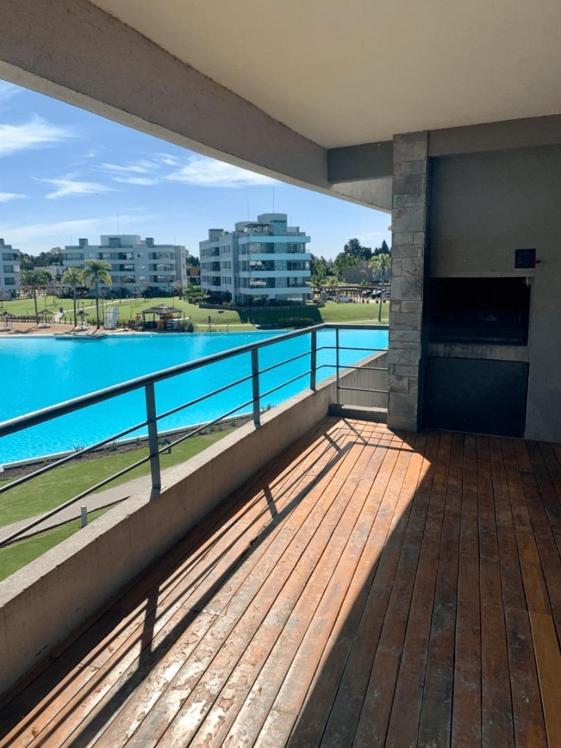 Departamento 4 ambientes con 3 baños