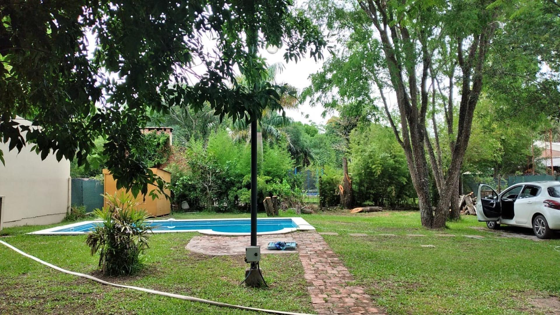 Casa en Venta con 4 cocheras