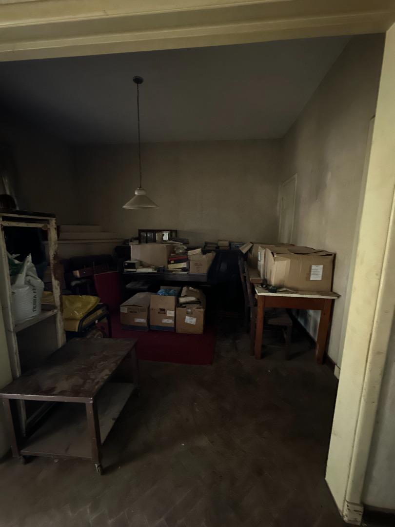 CASA  A RECICLAR  3 DORMITORIOS - C/ JARDIN Y COCHERA