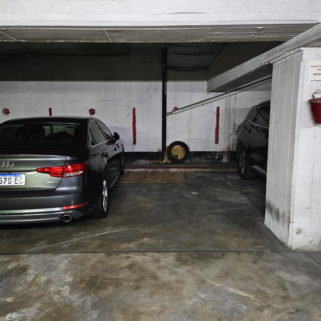 Venta Cochera fija en Edificio San Isidro centro