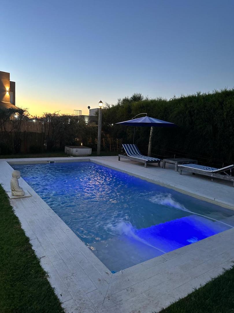 Casa en Venta en Santa Isabel, USD 250.000