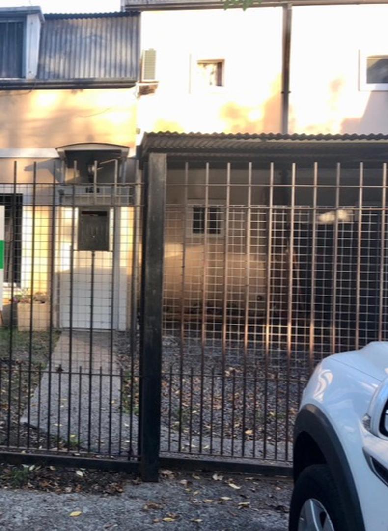 Triplex Adrogue 3 amb. más escritorio