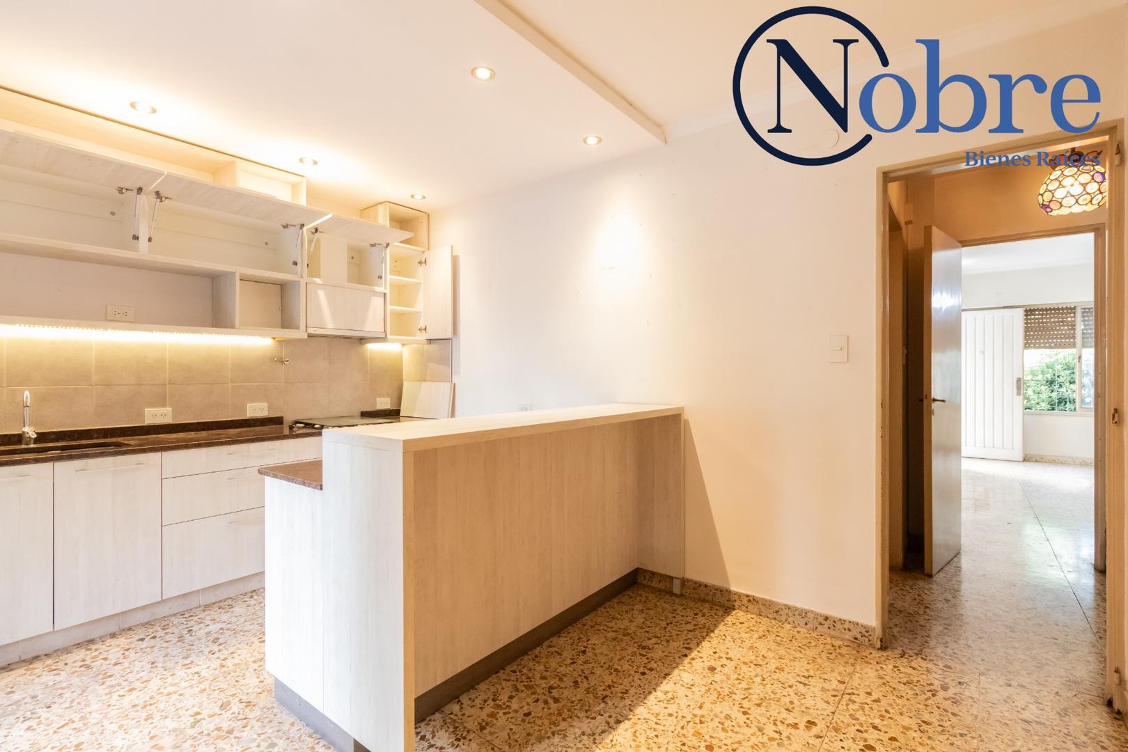 Venta casa 4 ambientes con galeria y pileta en Haedo.