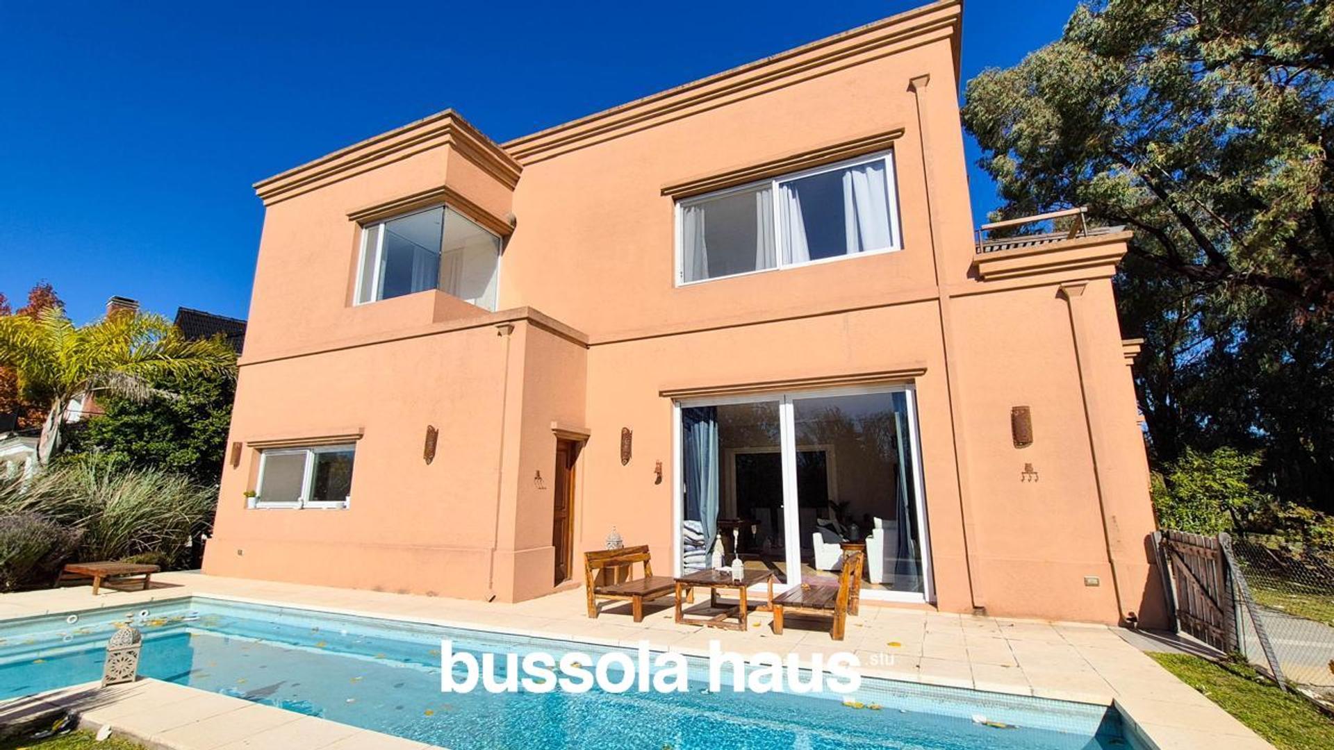 Casa en alquiler amoblada al lago en Las Glorietas Nordelta