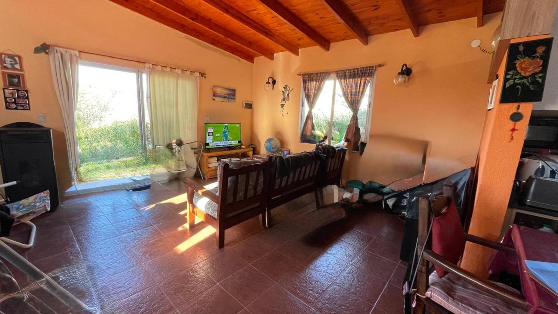 Casa 3 ambientes con 1 baño