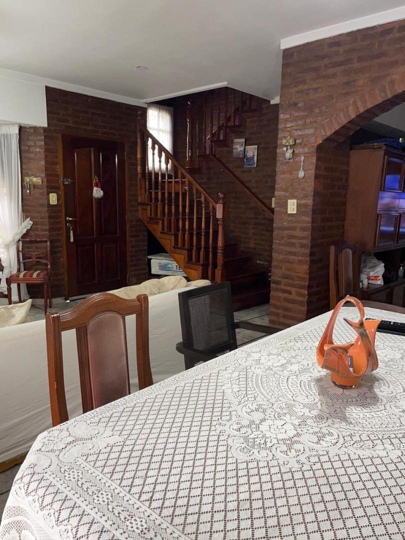 Casa 4 ambientes con 3 baños