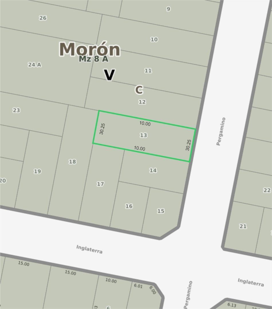 Lote en entorno residencial