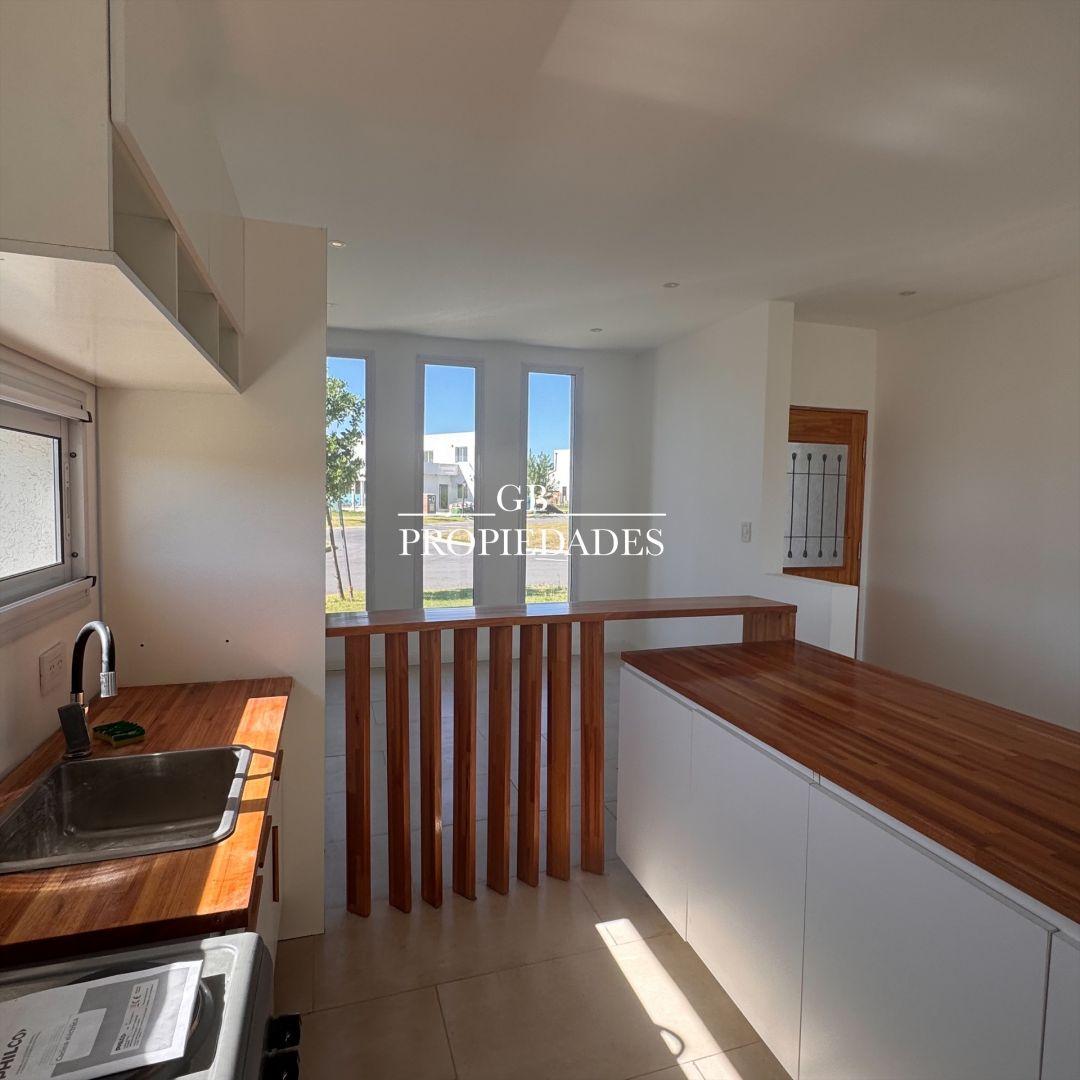 Casa en Venta en Pilar del Este - Santa Lucia, USD 149.000