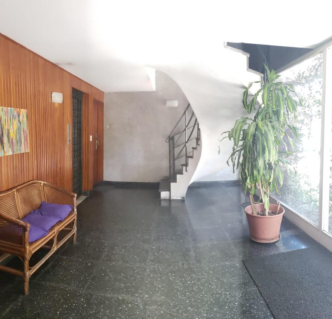 Almirante Brown 400, Piso 5