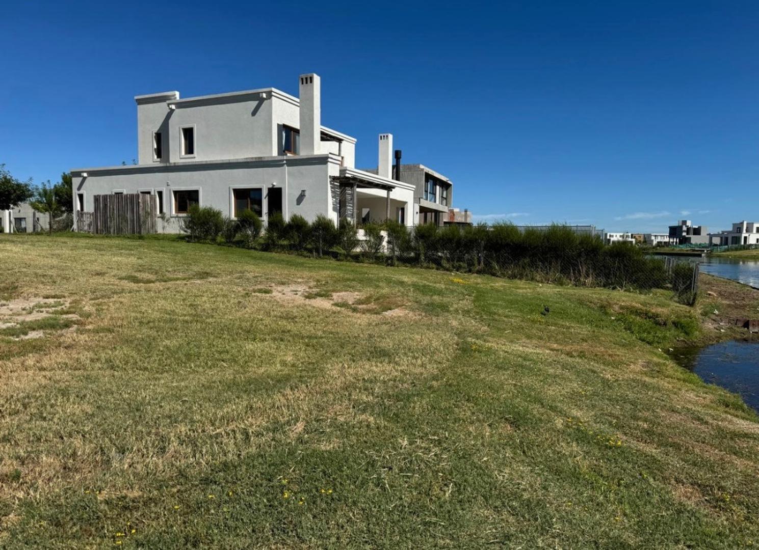 Naudir Barrio Cerrado Escobar