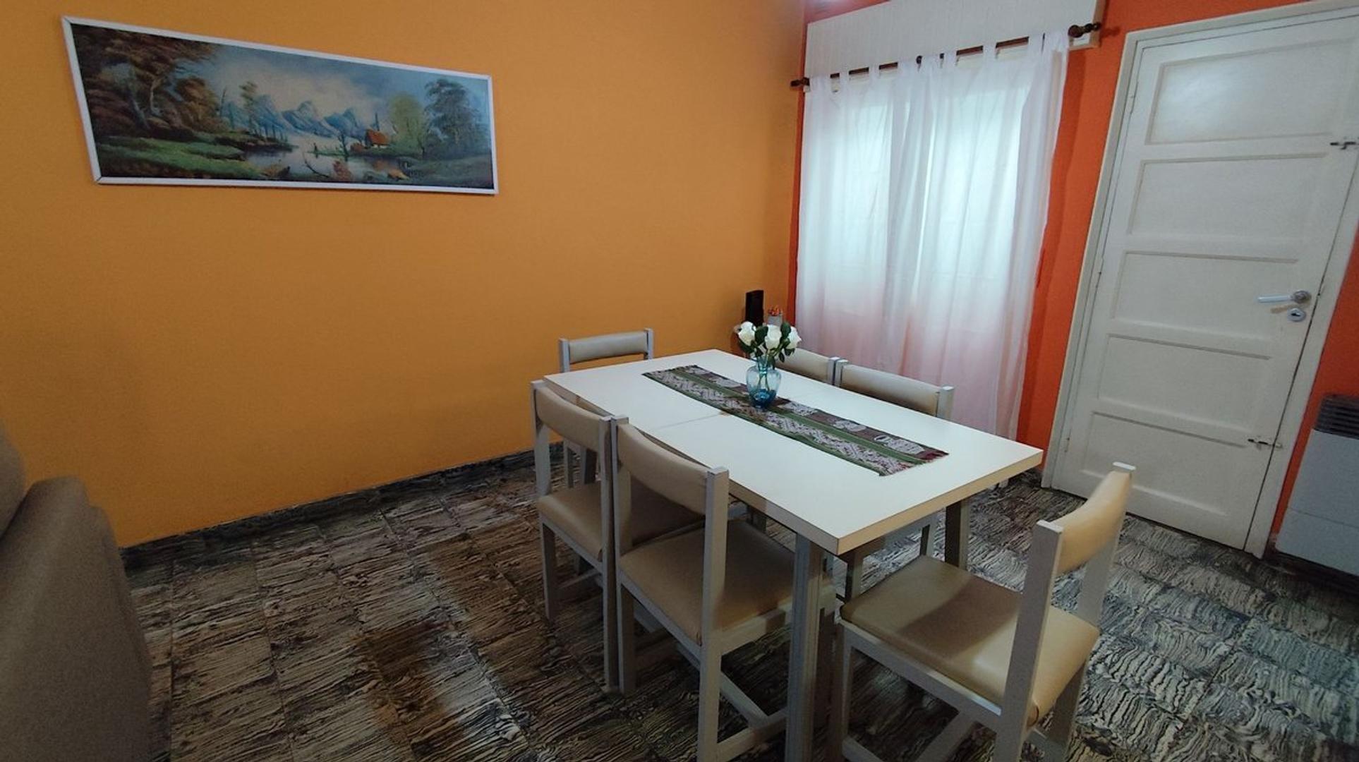 CASA VENTA TRES AMBIENTES CON GARAGE Y PATIO