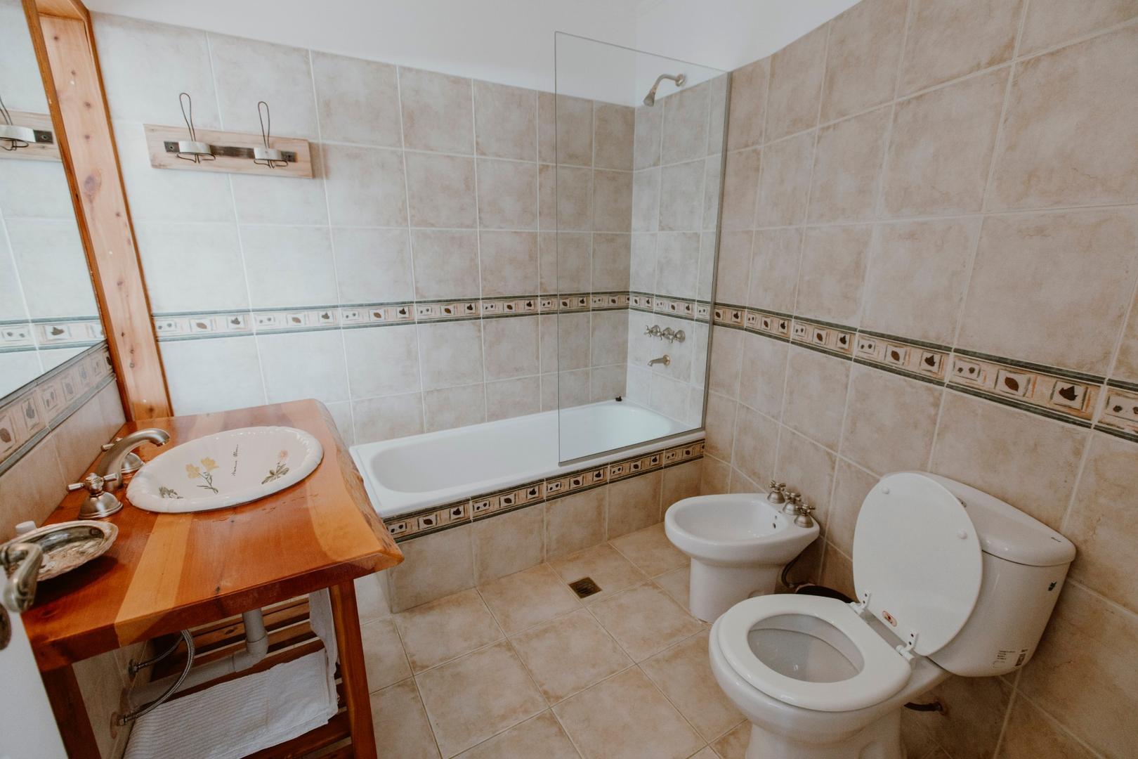 BARILOCHE - CERRO OTTO - IMPONENTE CASA 8 DORM