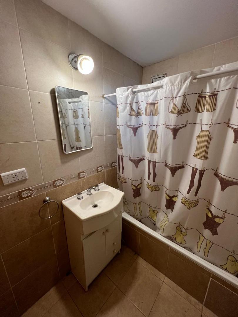 DEPARTAMENTO 1 AMBIENTE CON COCHERA SEMICUBIERTA