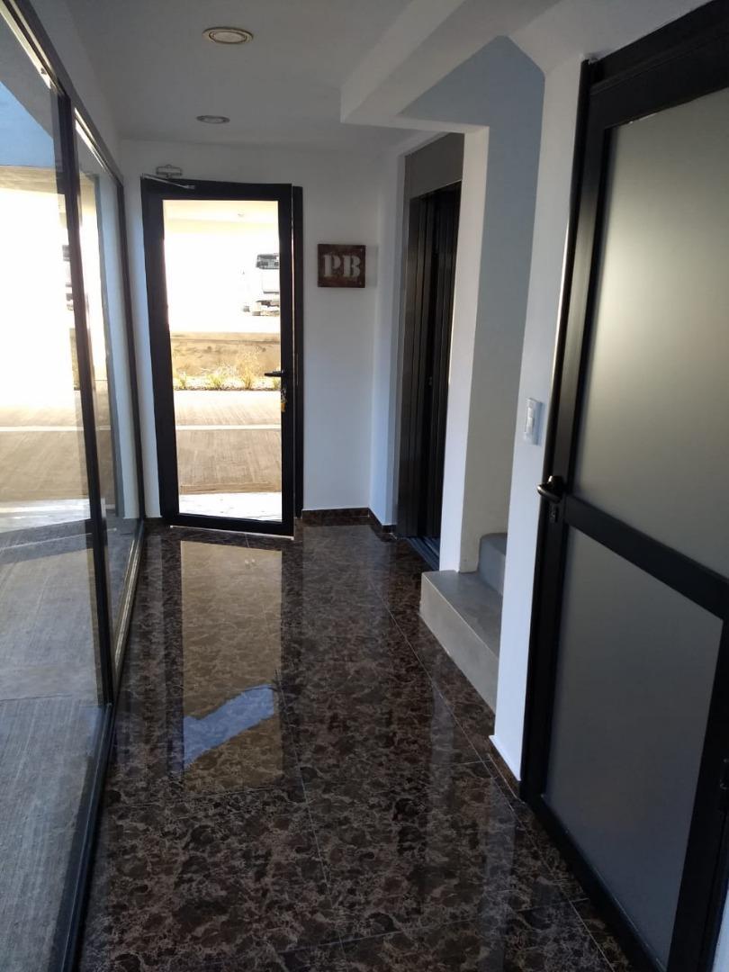 Fraternidad 844 , Piso 2