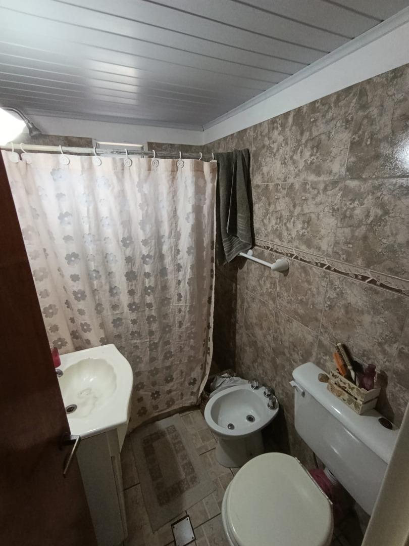 Casa 3 ambientes con 1 baño