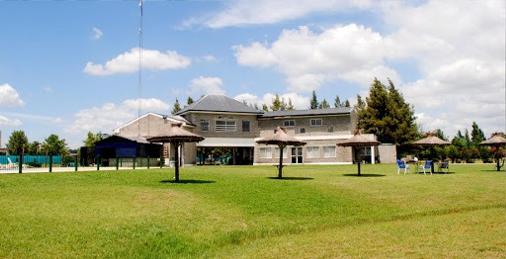 Barrio Cardales Village