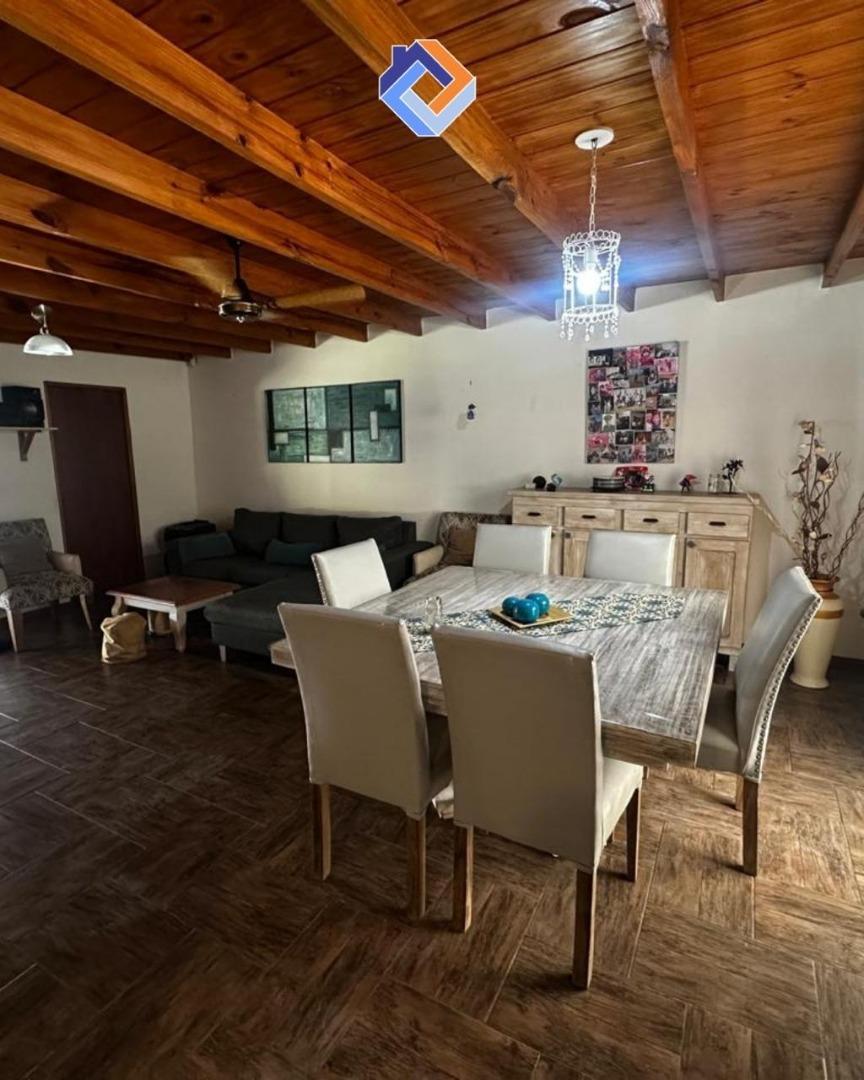 CASA EN VENTA DE 3 DORMITORIOS