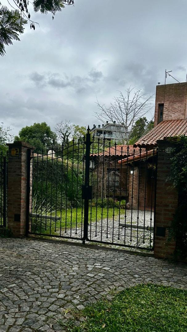 Casa en Venta en Martin Coronado, USD 195.000