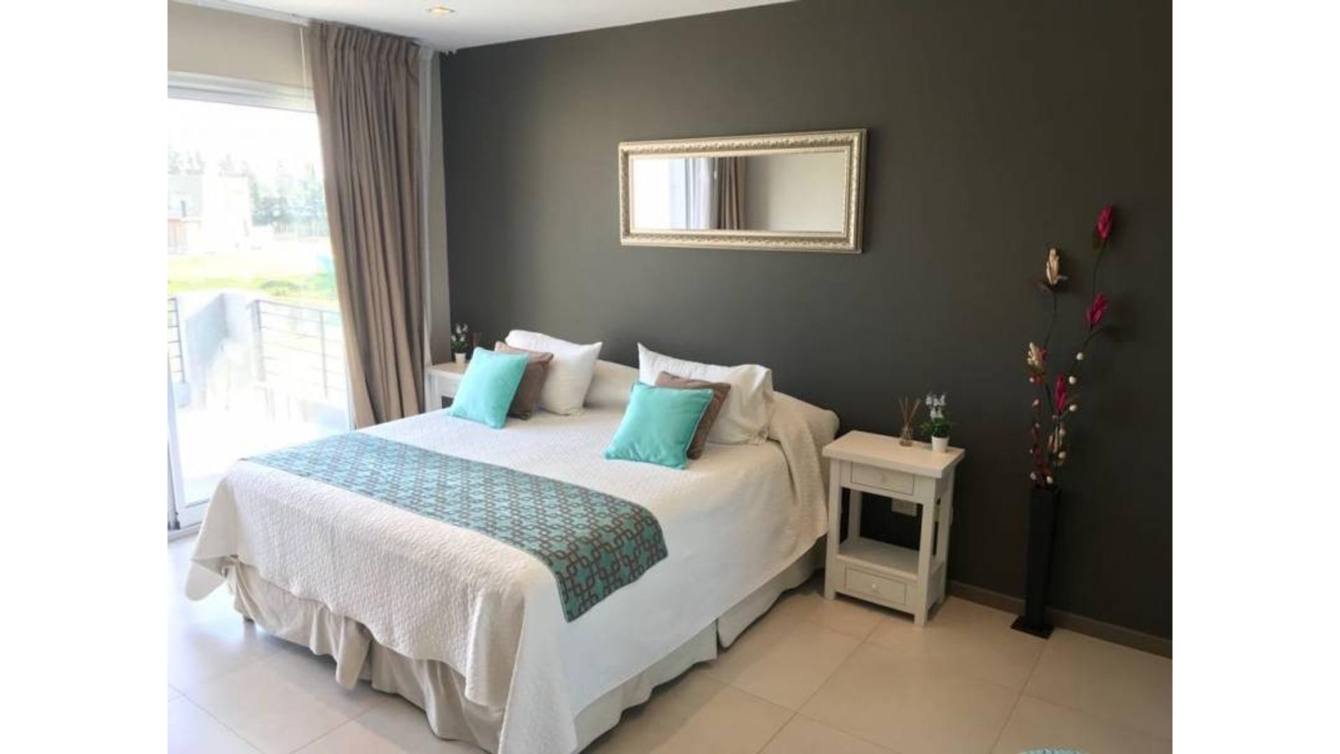 Casa 5 ambientes con 4 baños