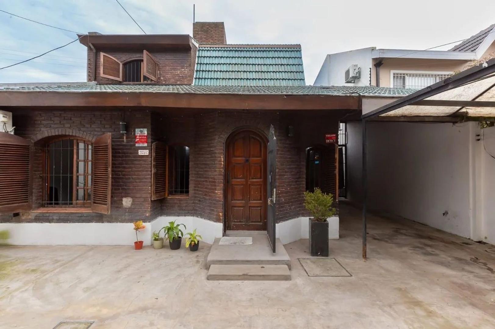 CASA EN VENTA EN DOS PLANTAS EN CASTELAR